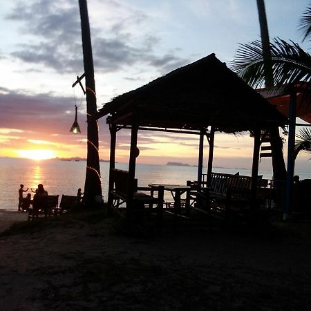 I Talay Beach Bar & Cottage Taling Ngam מראה חיצוני תמונה