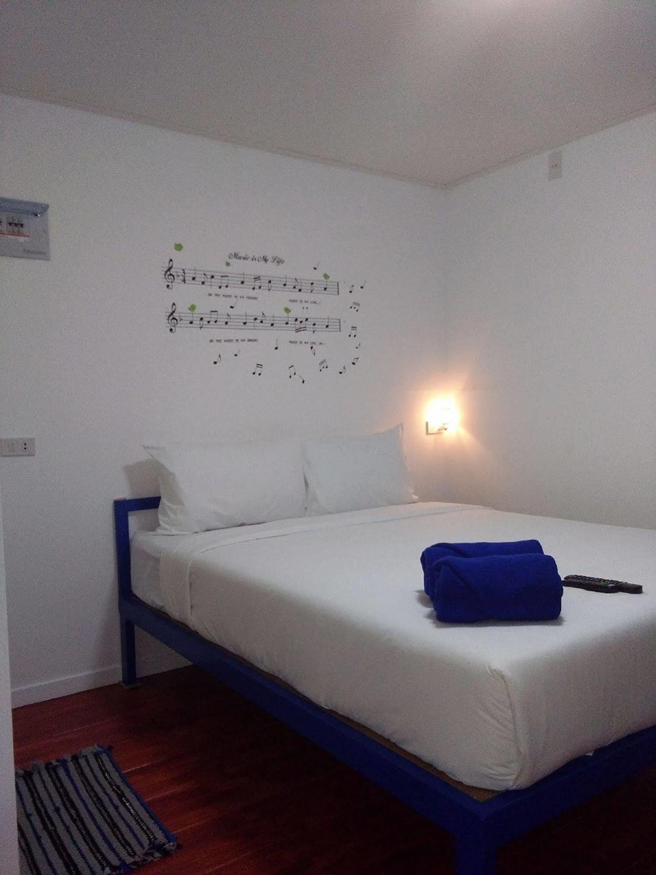 I Talay Beach Bar & Cottage Taling Ngam מראה חיצוני תמונה