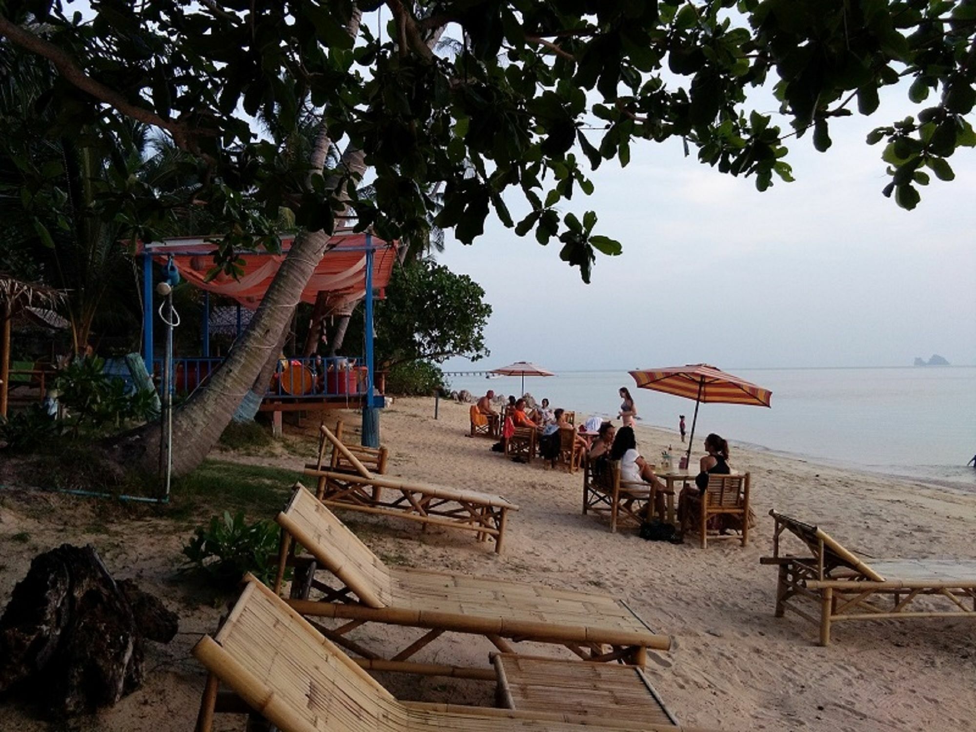 I Talay Beach Bar & Cottage Taling Ngam מראה חיצוני תמונה
