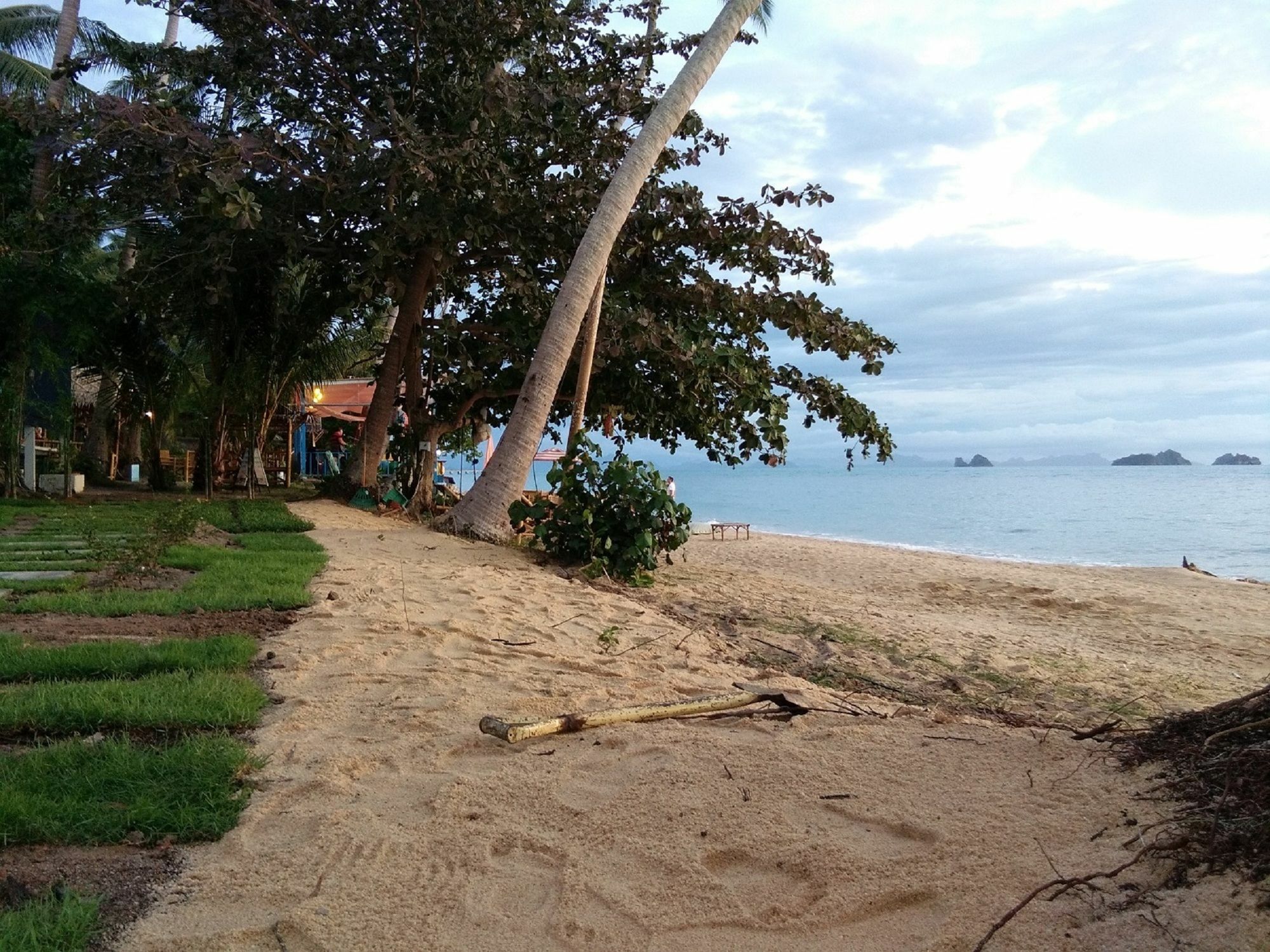 I Talay Beach Bar & Cottage Taling Ngam מראה חיצוני תמונה